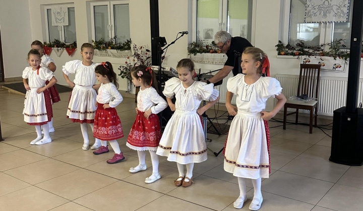 7. fotografia fotogalérie Aktuality / Október mesiac úcty k starším - foto