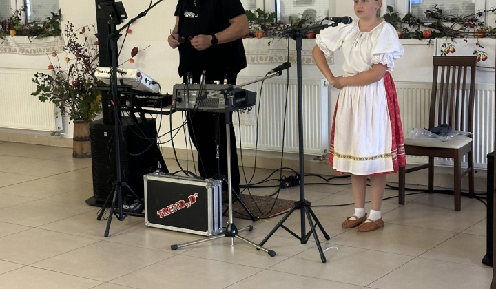 8. fotografia fotogalérie Aktuality / Október mesiac úcty k starším - foto