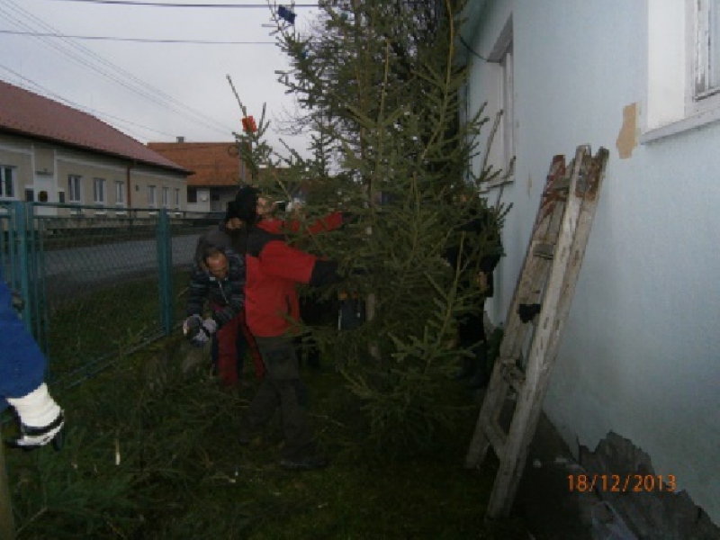 Vianočný stromček pred klubovňou