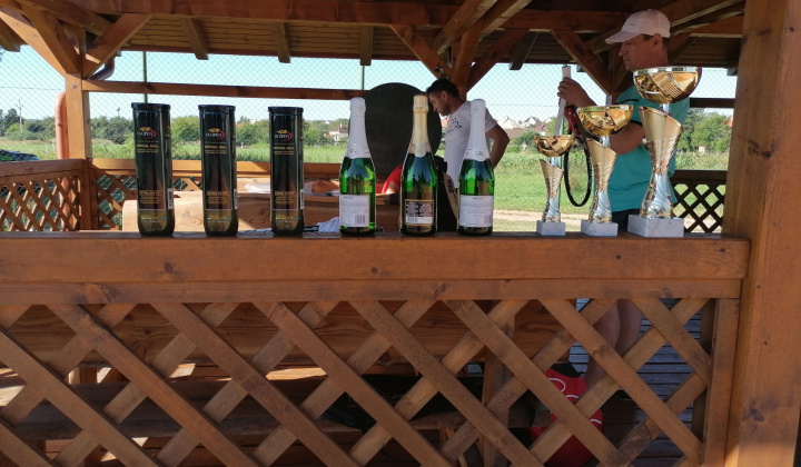 5. fotografia fotogalérie Tenis / 12. ročník tenisového turnaja o Pohár starostu obce Kalinovo - foto