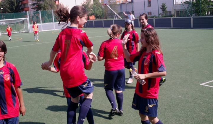 5. fotografia fotogalérie Futbal ŠŠ / Majstrovstvá regiónu 2012 - žiačky - foto