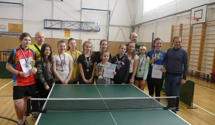 6. fotografia fotogalérie Stolný tenis ŠŠ / Majstrovstvá žiačok v stolnotenisovom turnaji (dievčatá). - foto