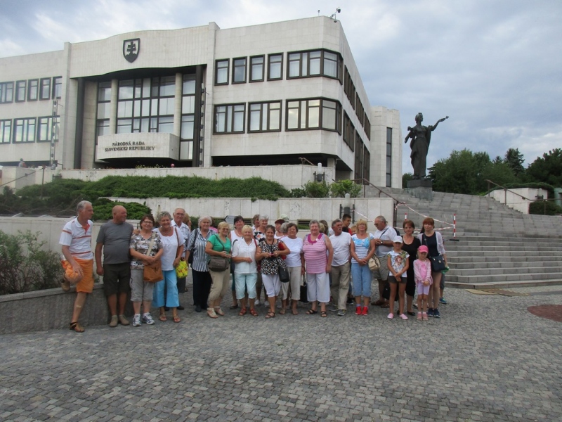 Slovensko naše krásne si.