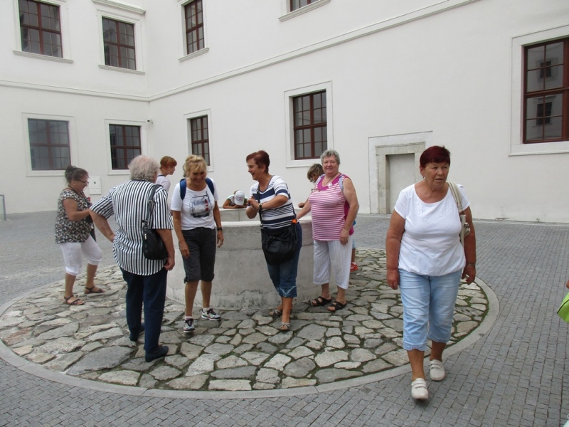 Slovensko naše krásne si.