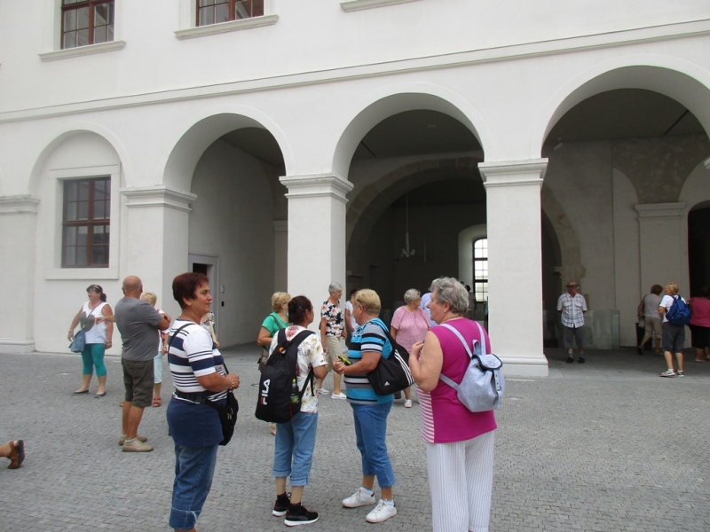 Slovensko naše krásne si.