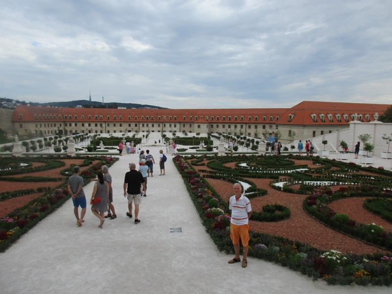 Slovensko naše krásne si.