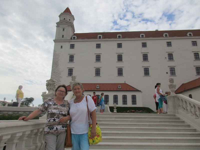 Slovensko naše krásne si.