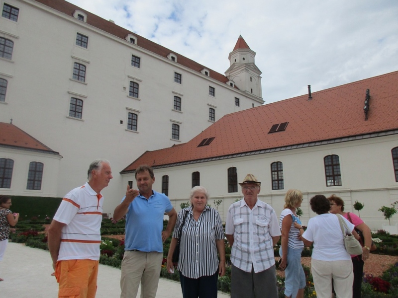 Slovensko naše krásne si.