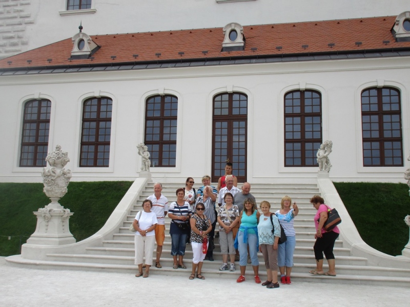 Slovensko naše krásne si.