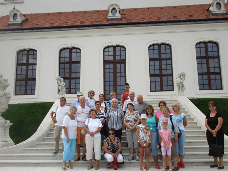 Slovensko naše krásne si.