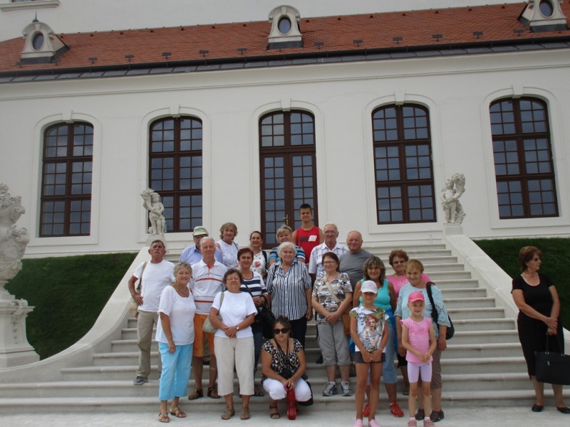 Slovensko naše krásne si.