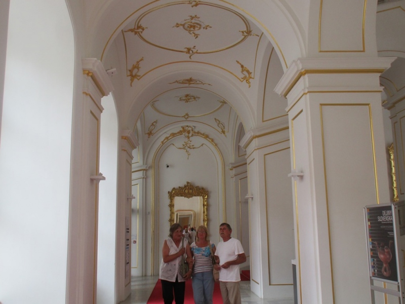 Slovensko naše krásne si.