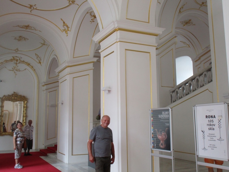 Slovensko naše krásne si.