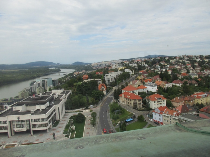 Slovensko naše krásne si.