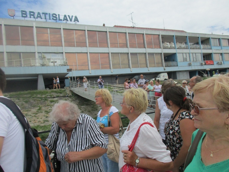 Slovensko naše krásne si.