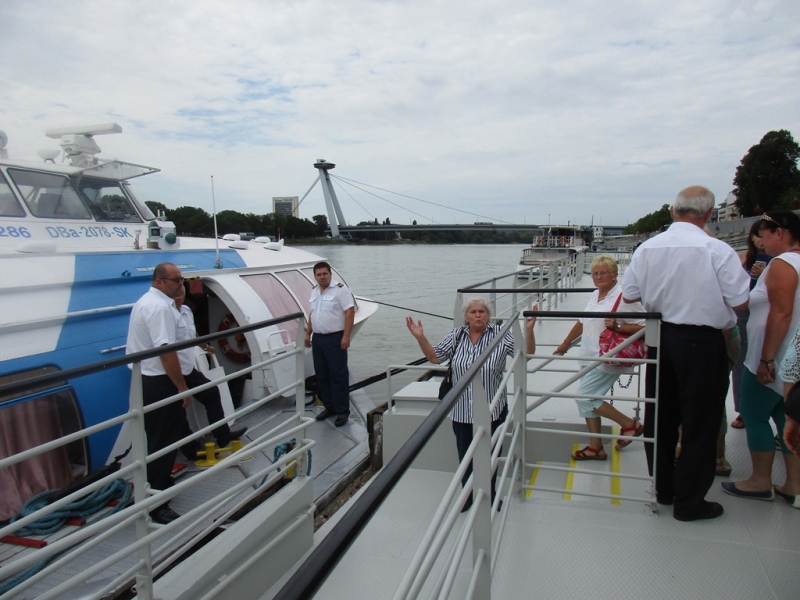 Slovensko naše krásne si.