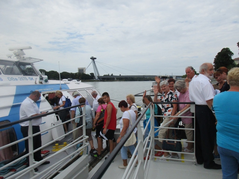 Slovensko naše krásne si.