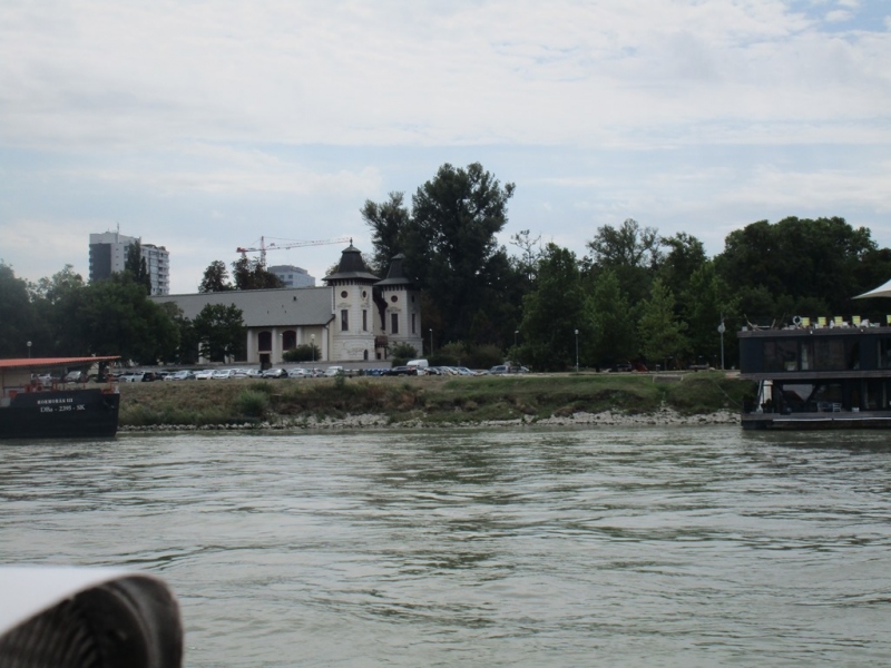 Slovensko naše krásne si.