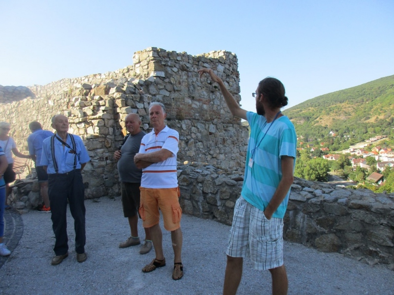 Slovensko naše krásne si.