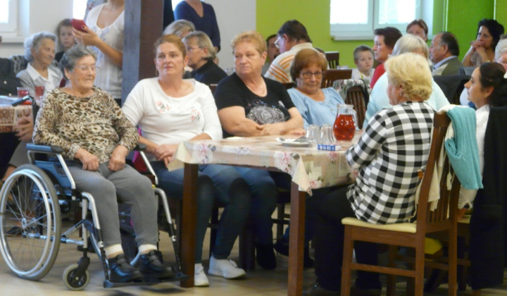 8. fotografia fotogalérie Mesiac úcty k starším 