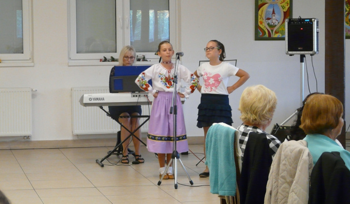 19. fotografia fotogalérie Mesiac úcty k starším 