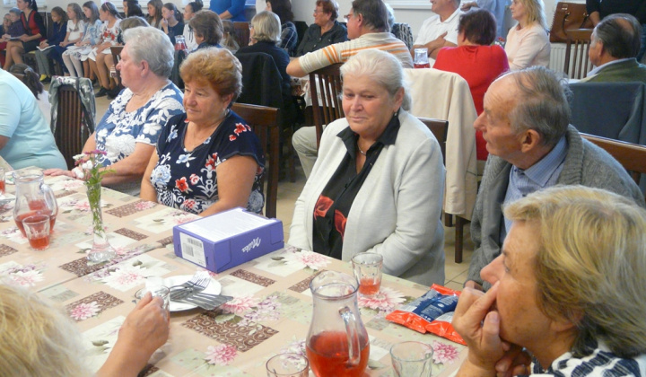 20. fotografia fotogalérie Mesiac úcty k starším 