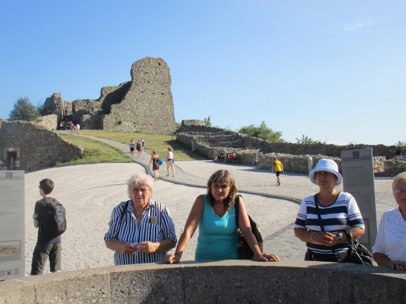 Slovensko naše krásne si.