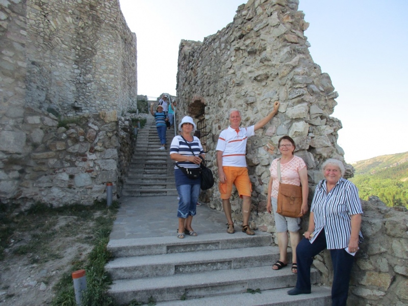 Slovensko naše krásne si.