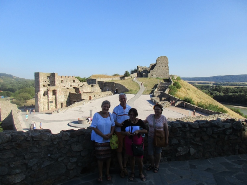 Slovensko naše krásne si.