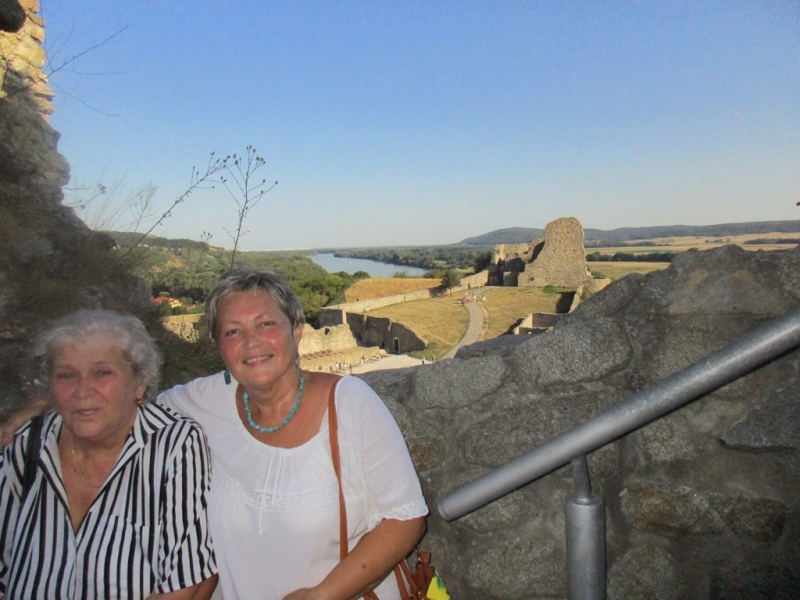 Slovensko naše krásne si.