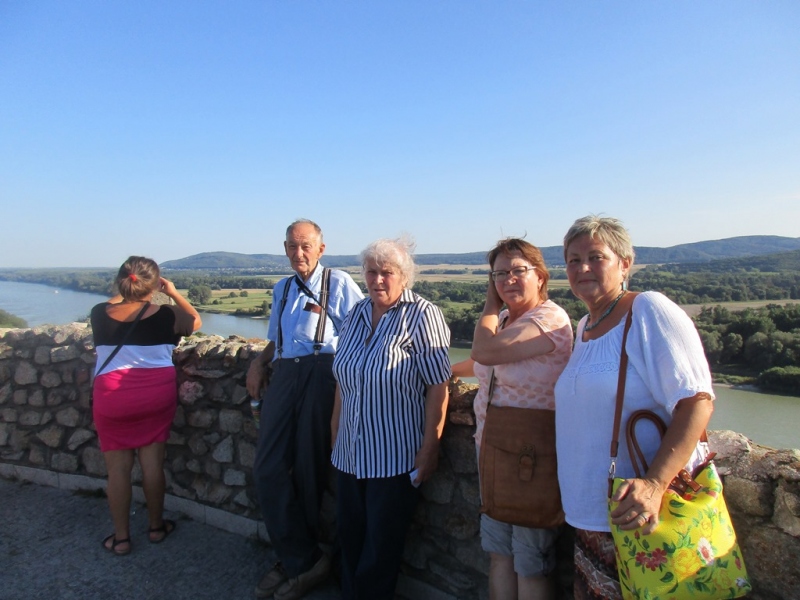 Slovensko naše krásne si.