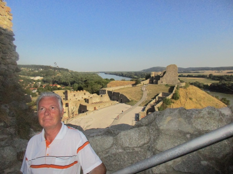 Slovensko naše krásne si.