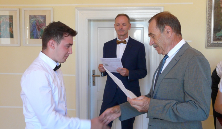 16. fotografia fotogalérie Rozlúčka ZŠ Kalinovo