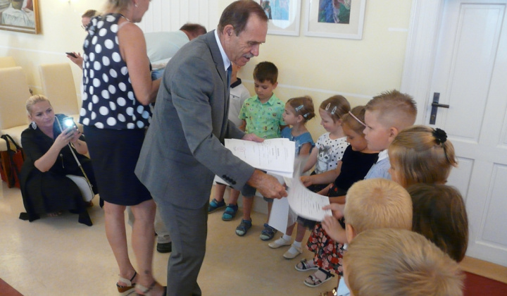 20. fotografia fotogalérie Rozlúčka MŠ Kalinovo