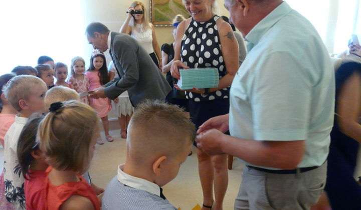 24. fotografia fotogalérie Rozlúčka MŠ Kalinovo