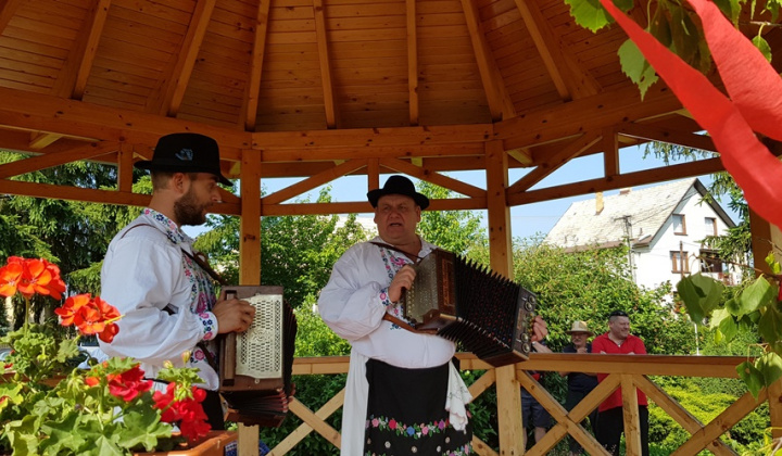 1. fotografia fotogalérie Turičné posedenie pri heligónke