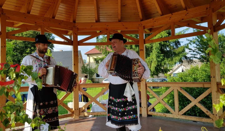 2. fotografia fotogalérie Turičné posedenie pri heligónke