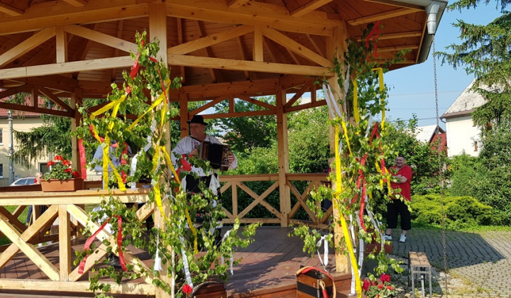 3. fotografia fotogalérie Turičné posedenie pri heligónke