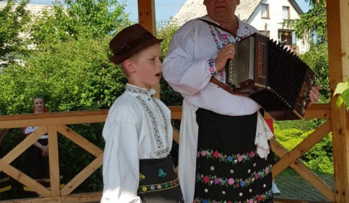 4. fotografia fotogalérie Turičné posedenie pri heligónke