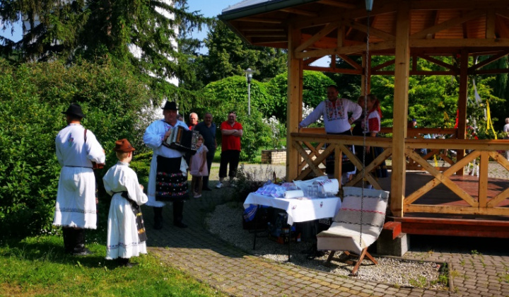 10. fotografia fotogalérie Turičné posedenie pri heligónke