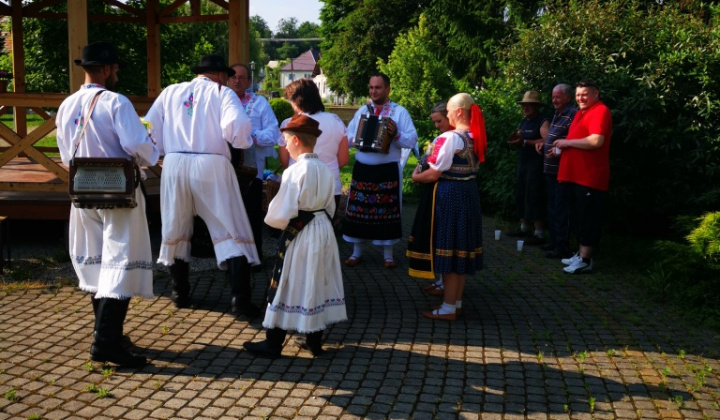 23. fotografia fotogalérie Turičné posedenie pri heligónke