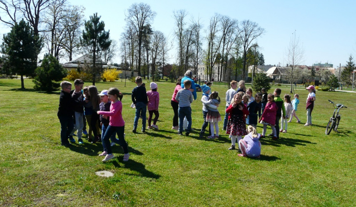 8. fotografia fotogalérie 100. výročie vzniku ochrany prírody - výsadba stromu