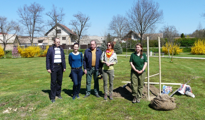 9. fotografia fotogalérie 100. výročie vzniku ochrany prírody - výsadba stromu