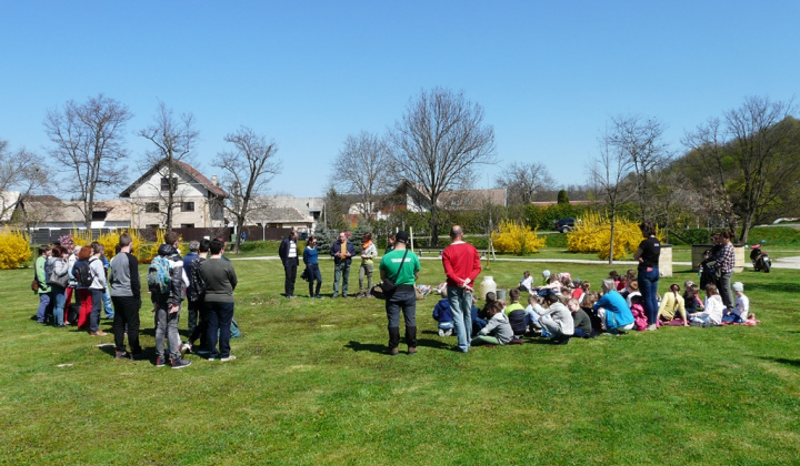 21. fotografia fotogalérie 100. výročie vzniku ochrany prírody - výsadba stromu
