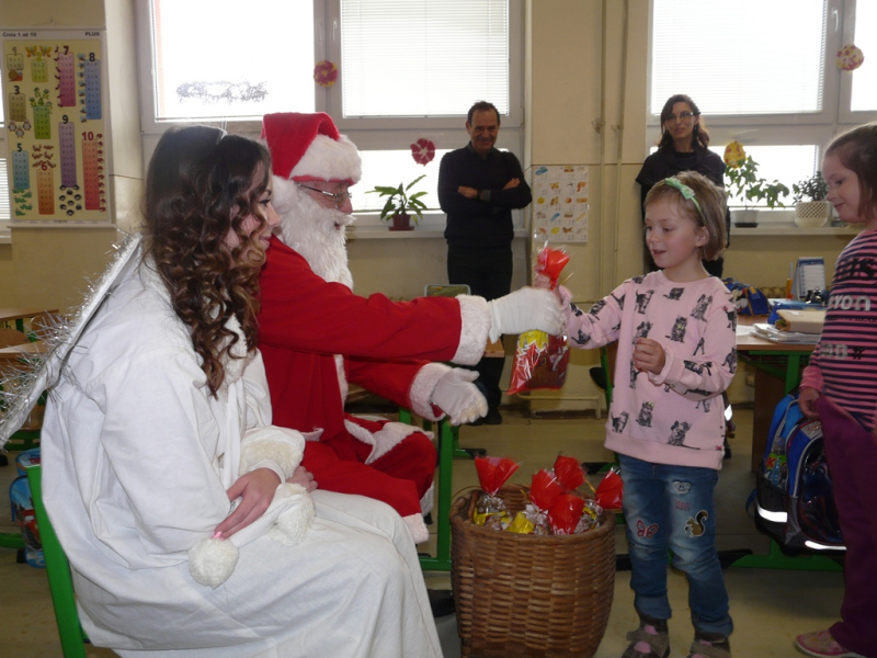 Mikuláš v ZŠ Kalinovo - 6. december 2016.