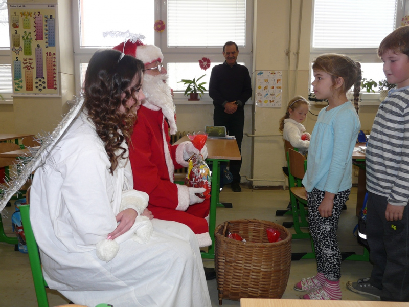 Mikuláš v ZŠ Kalinovo - 6. december 2016.
