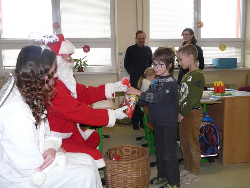 Mikuláš v ZŠ Kalinovo - 6. december 2016.