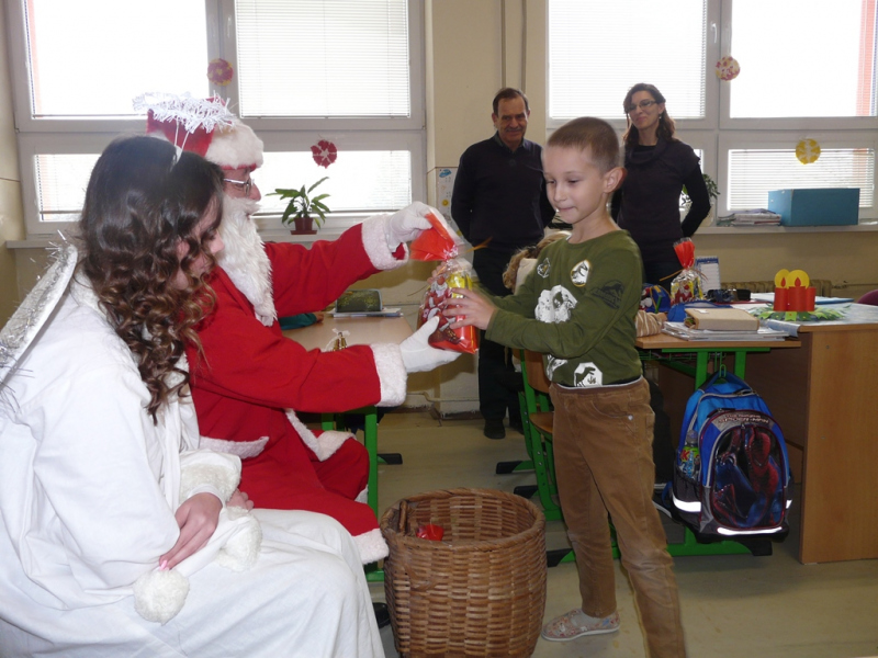 Mikuláš v ZŠ Kalinovo - 6. december 2016.