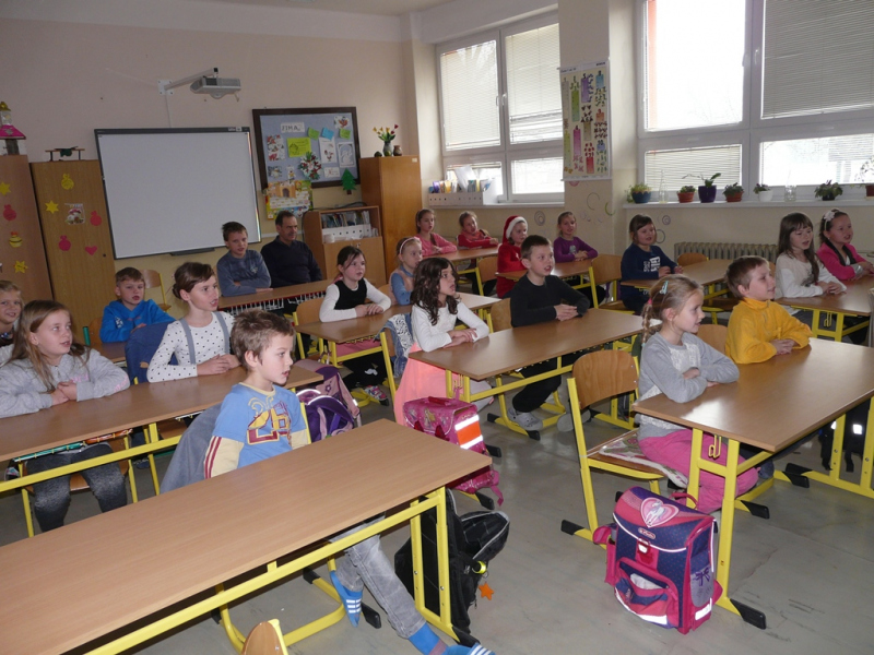Mikuláš v ZŠ Kalinovo - 6. december 2016.
