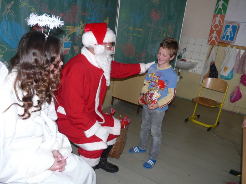 Mikuláš v ZŠ Kalinovo - 6. december 2016.